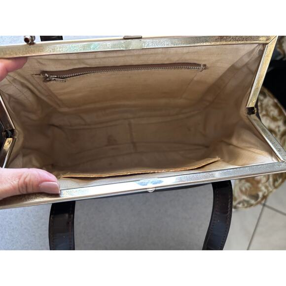 Vintage Brown Mansy Vinyl Hand Purse - Picture 10 of 11